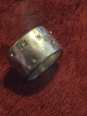 Vintage Half United  Starburst Cutout Wide Band Ring